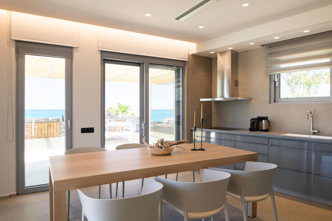 Your Private Retreat By The Beach, With Heated Pool, By Thinkvilla Petres  Exteriör bild